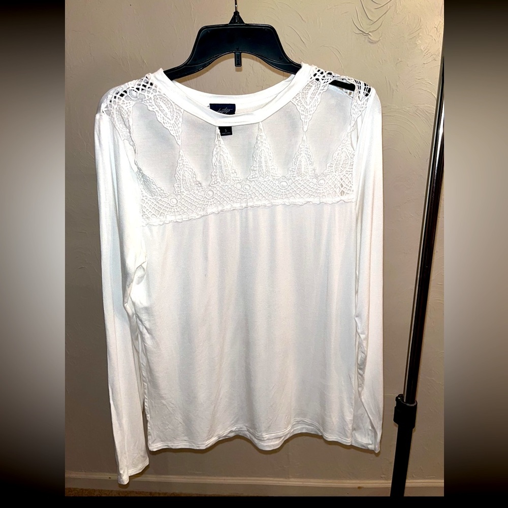 Long sleeve lace detail shirt